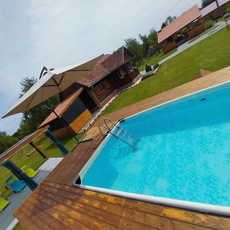 Vila Kuca Za Odmor Jopi I Mare Topusko Exteriér fotografie