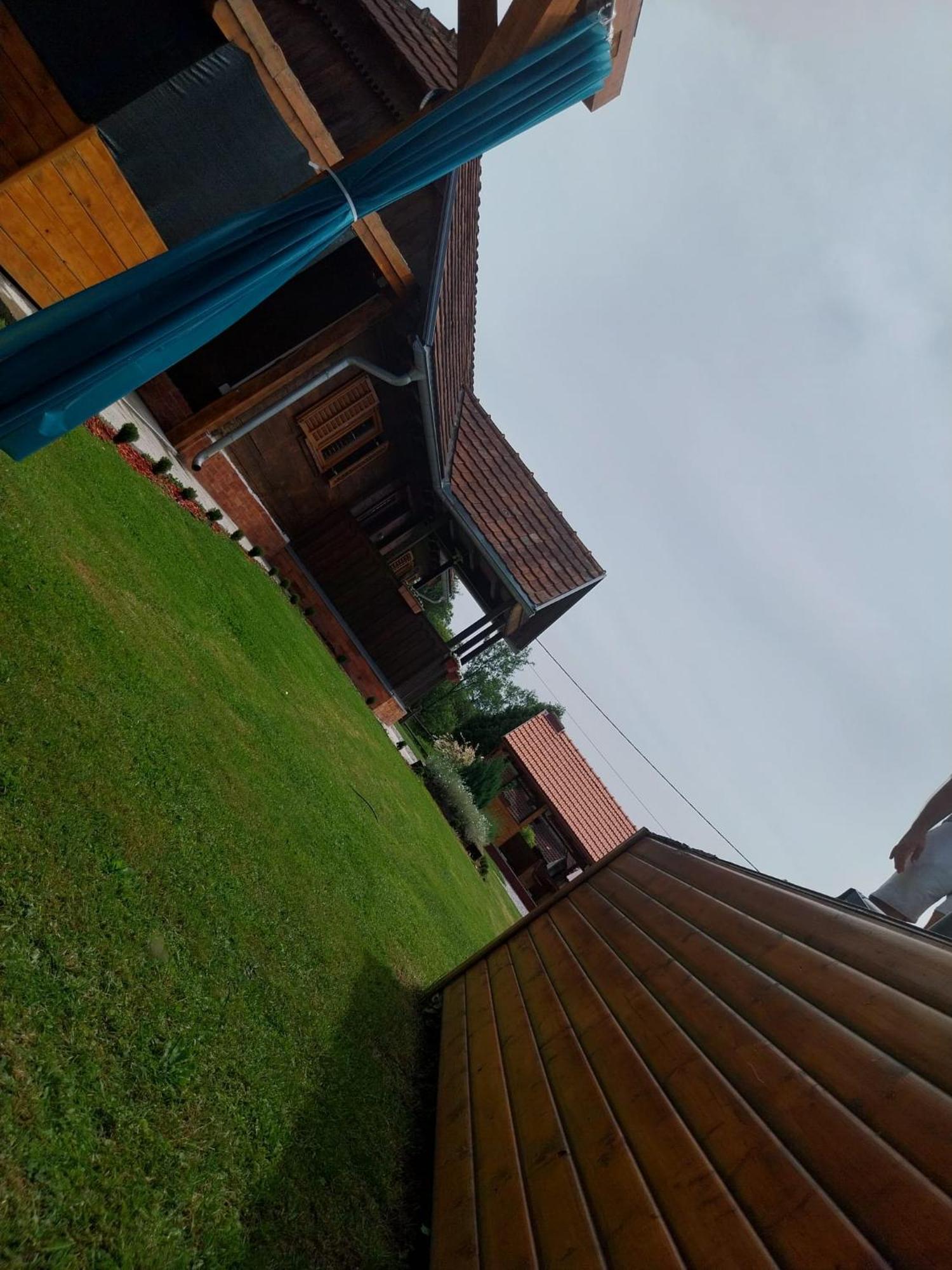 Vila Kuca Za Odmor Jopi I Mare Topusko Exteriér fotografie
